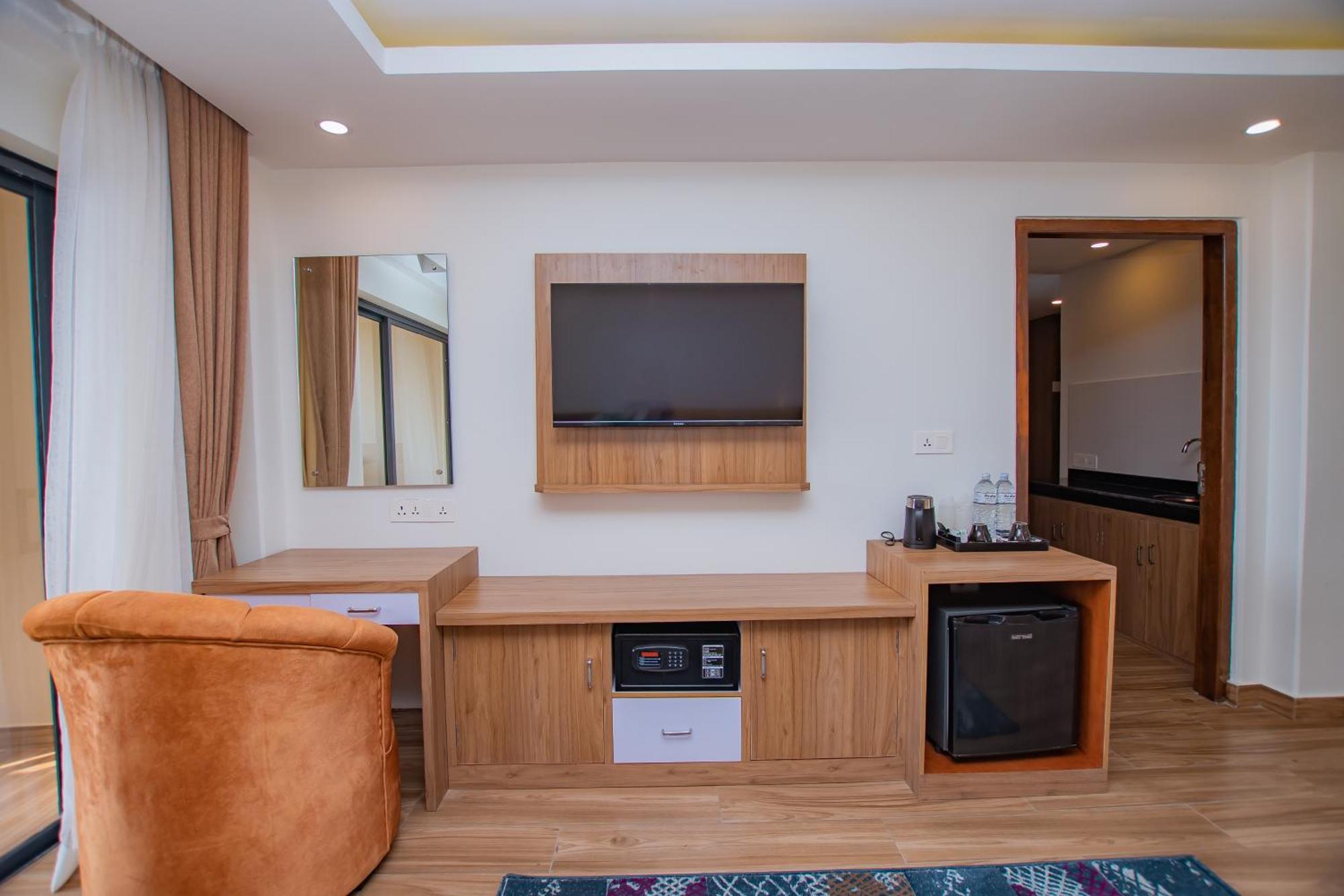 Hotel Pokhara Village & Spa Exterior photo