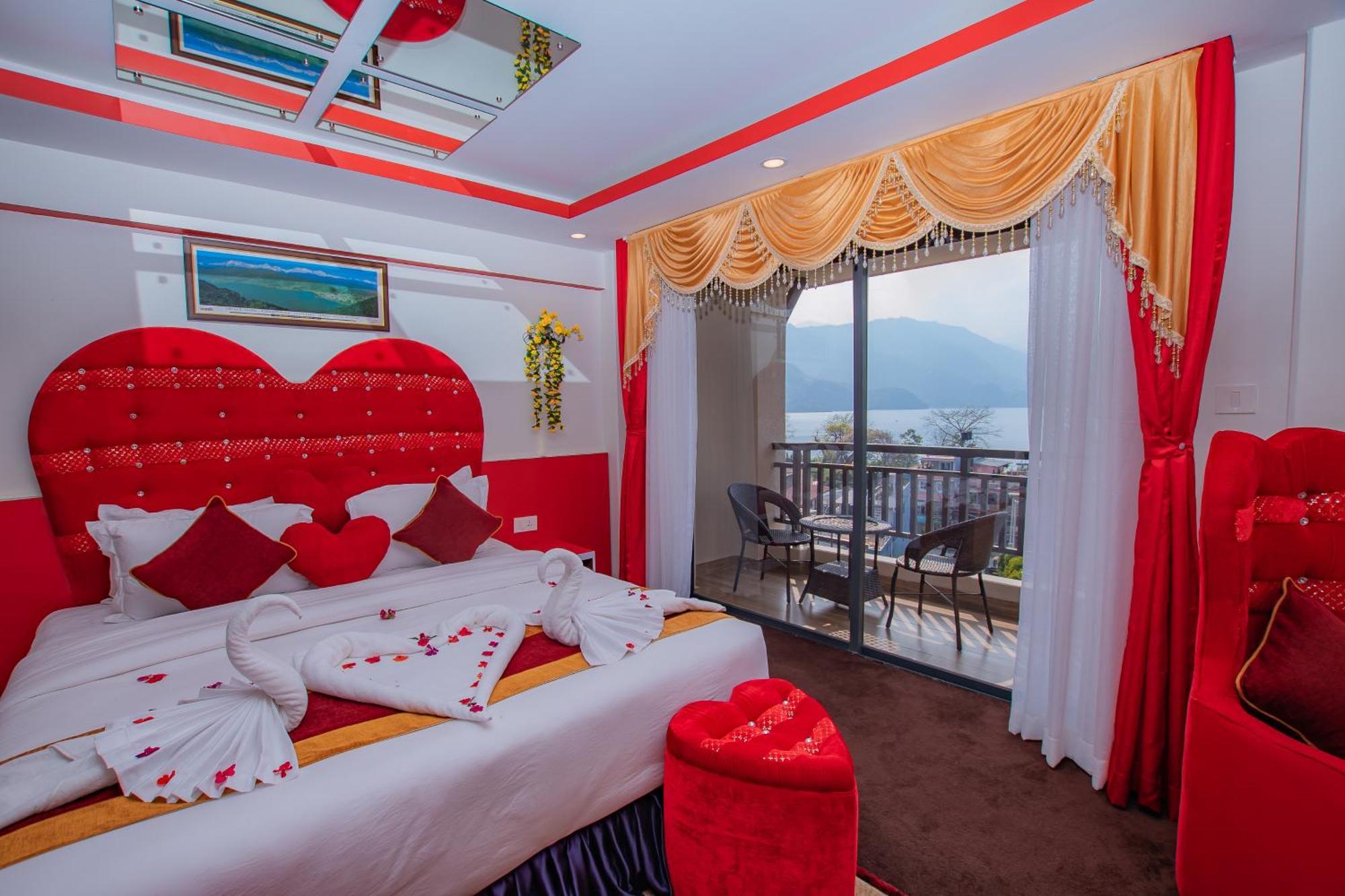 Hotel Pokhara Village & Spa Exterior photo