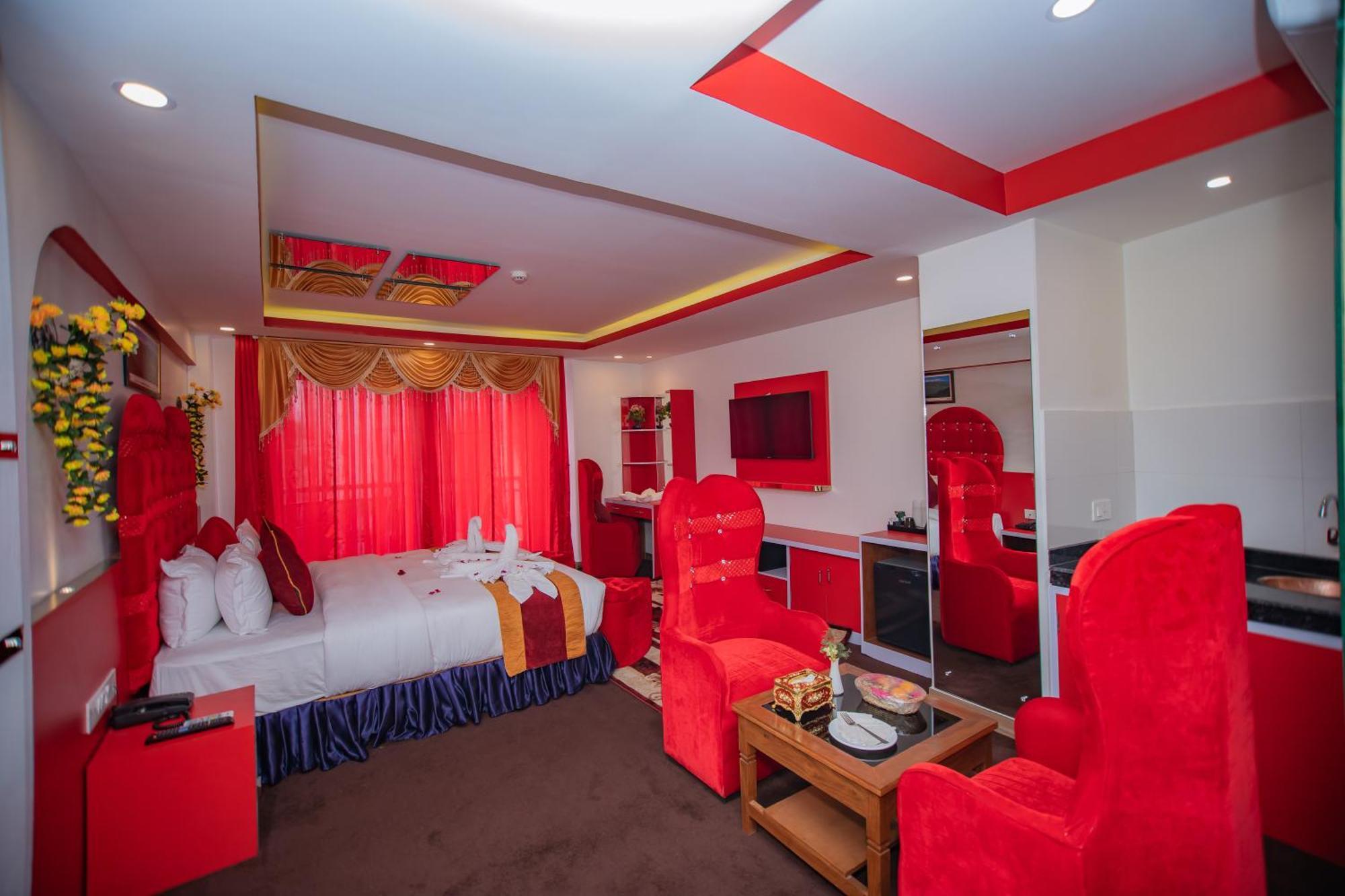 Hotel Pokhara Village & Spa Exterior photo
