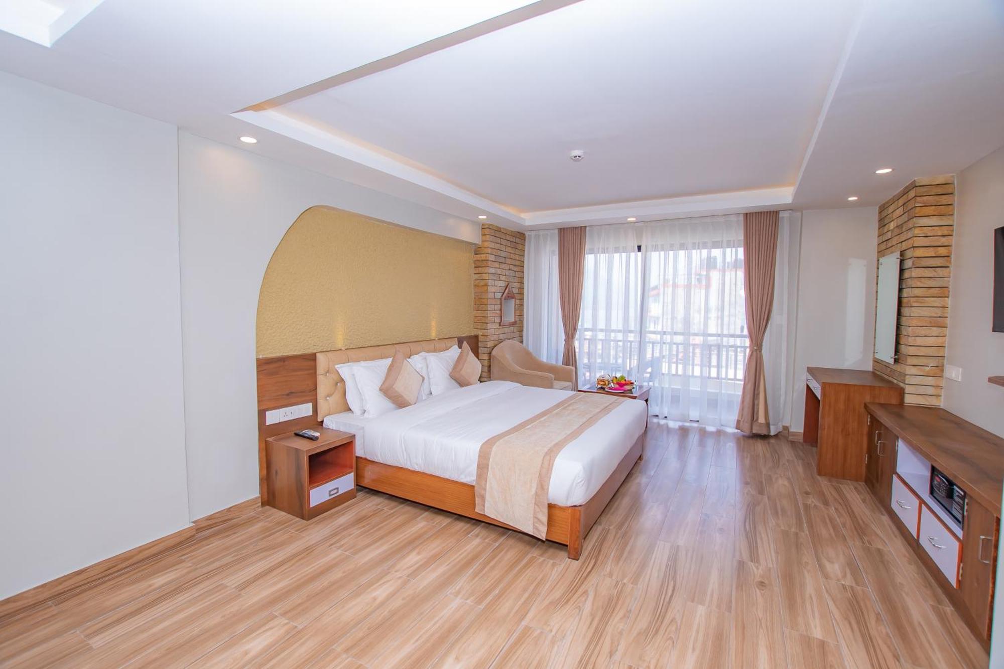 Hotel Pokhara Village & Spa Exterior photo