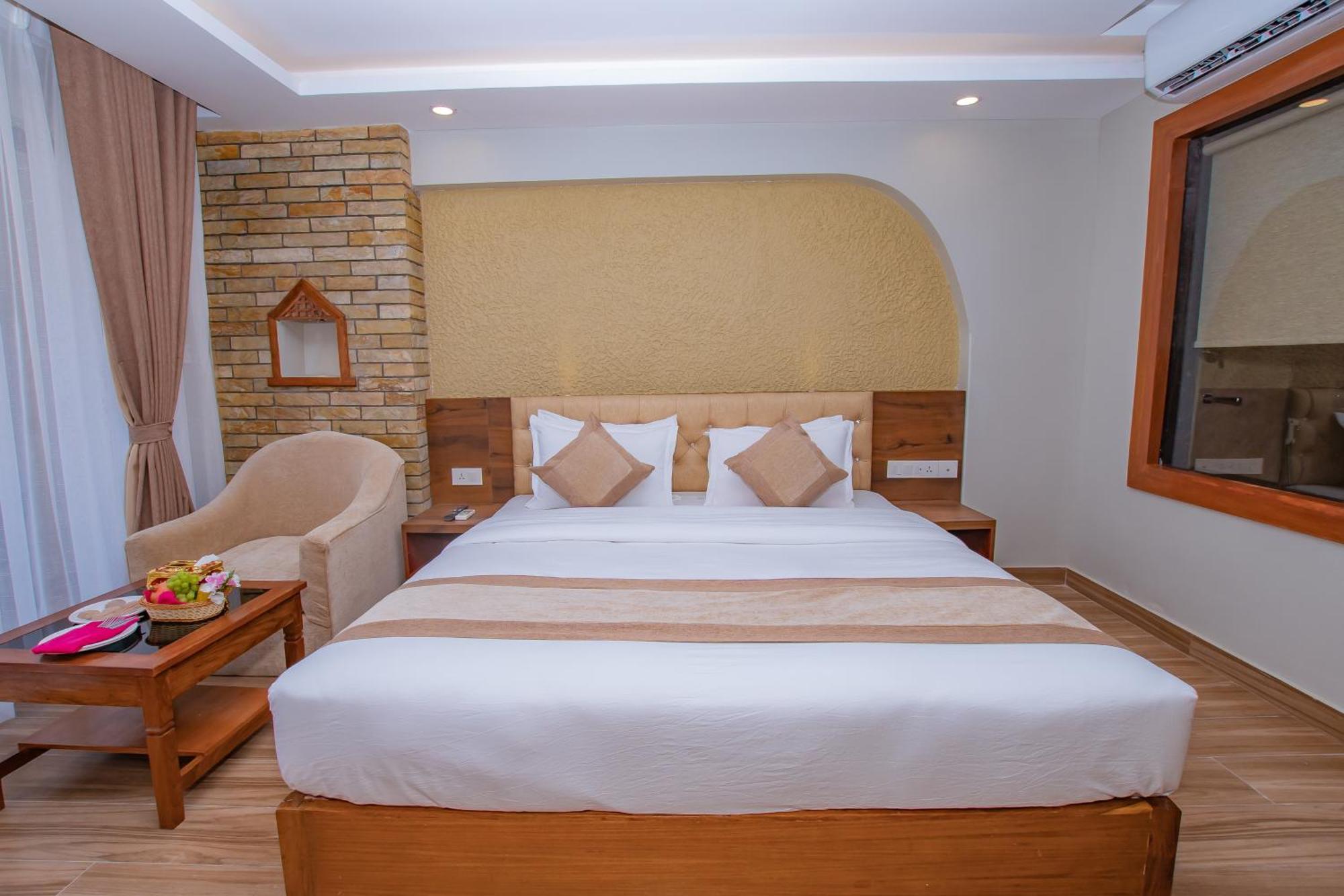 Hotel Pokhara Village & Spa Exterior photo