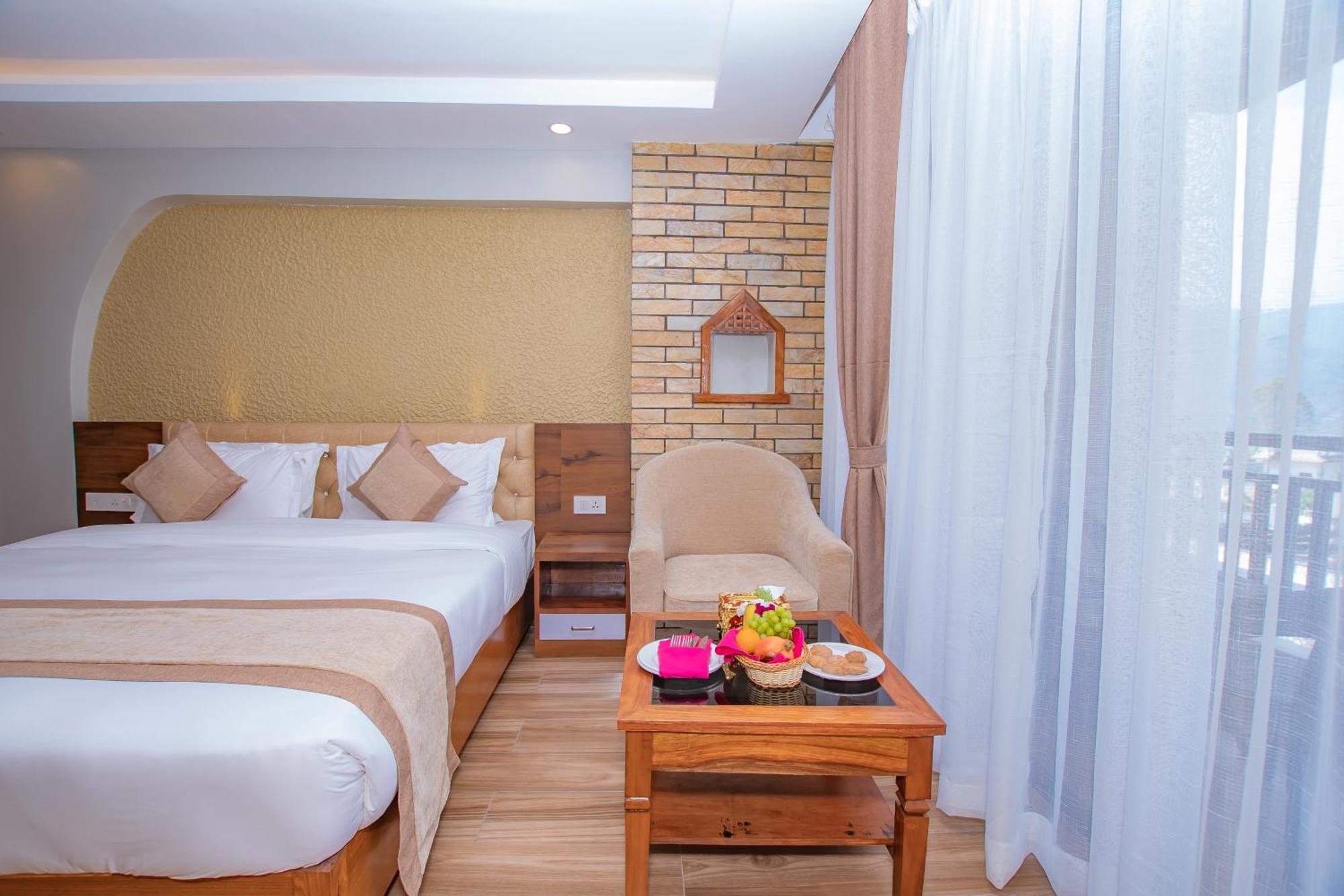 Hotel Pokhara Village & Spa Exterior photo